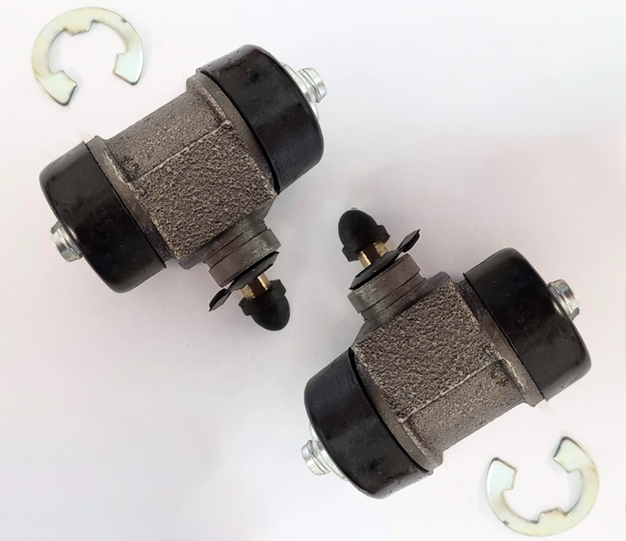 Pair of Midget rear wheel cylinders