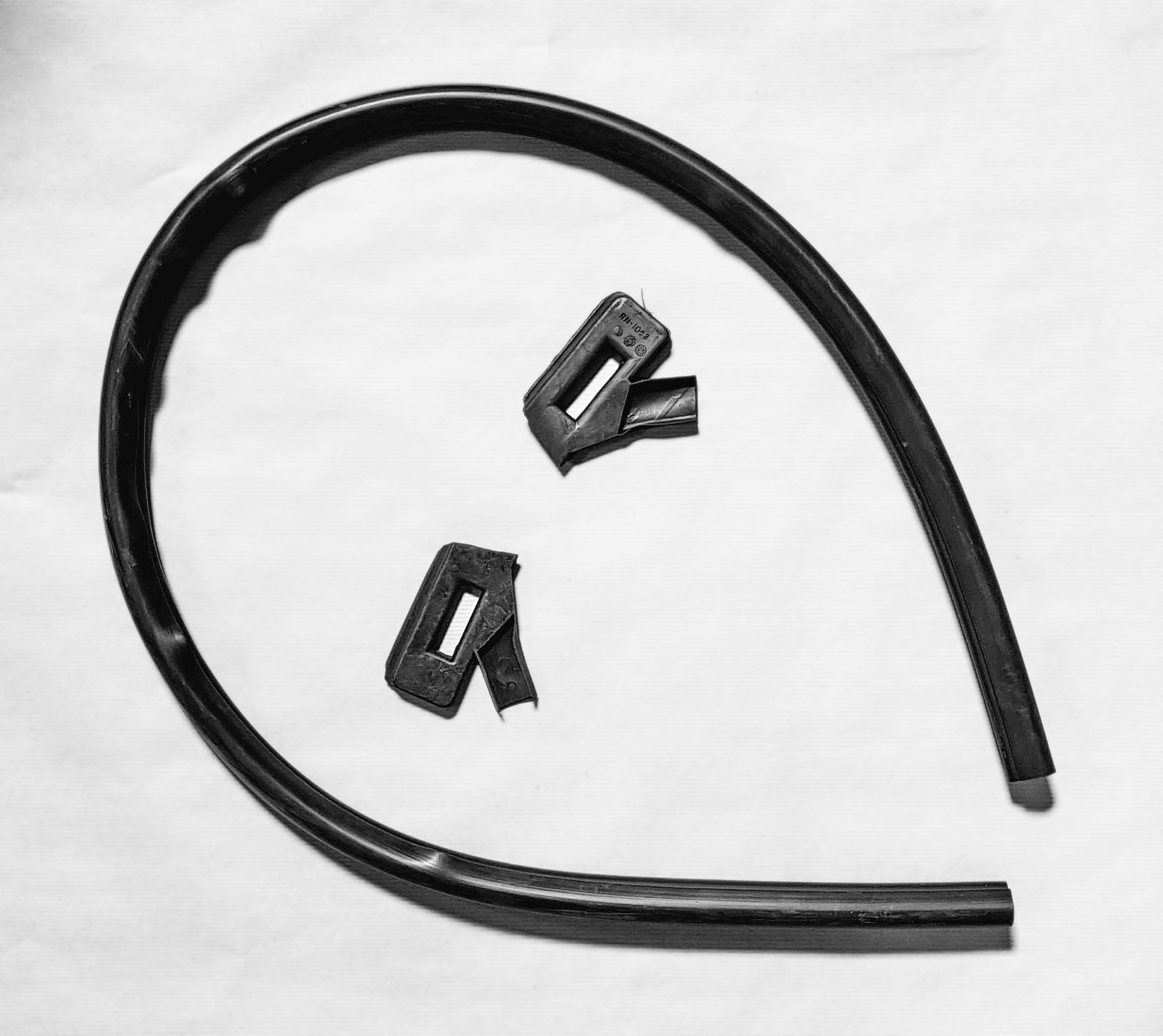 MGB Roadster Windscreen to Body & Pillar Seal Set (all MGB Roadsters)