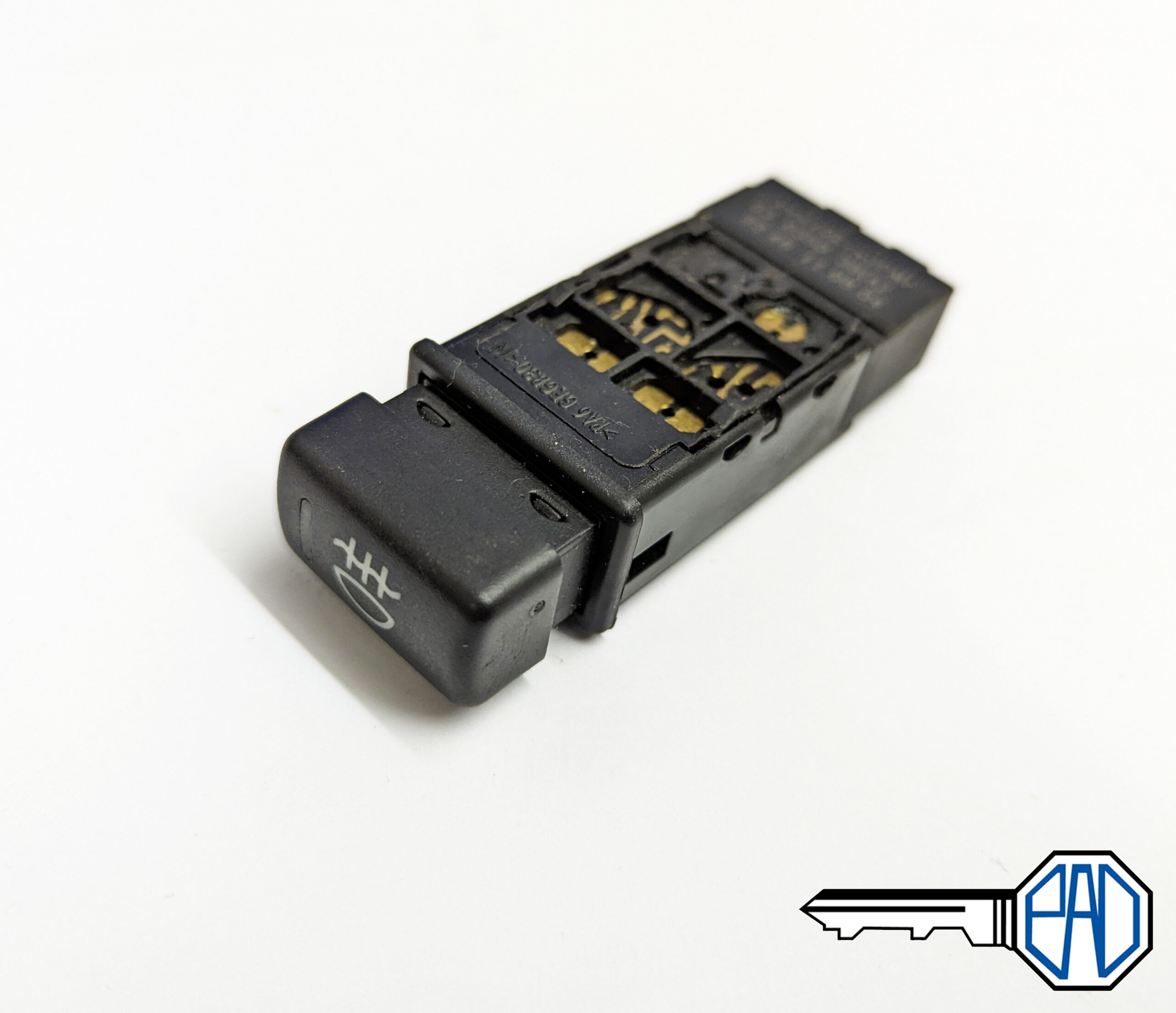 MG MGF MKII/ MG TF Rear Foglight Switch - YUG102740PMP